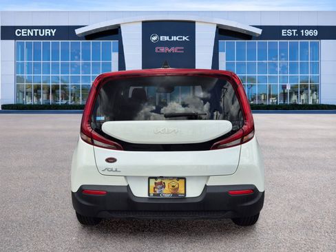 Used 2022 Kia Soul LX w/ Technology Package FWD image 5