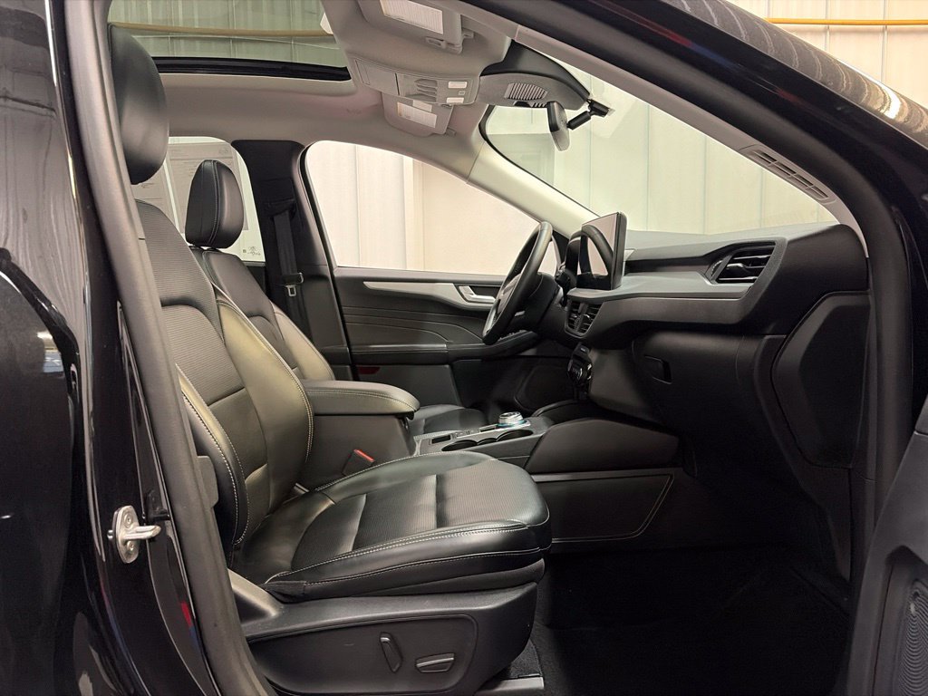 Used 2025 Ford Escape Platinum AWD/4WD image 22