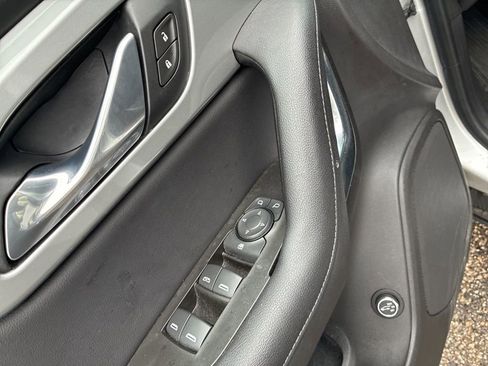 Used 2019 Chevrolet Blazer LT image 13