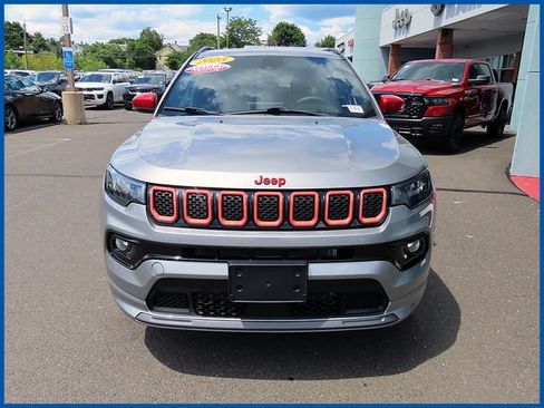 Used 2023 Jeep Compass Limited AWD/4WD image 3