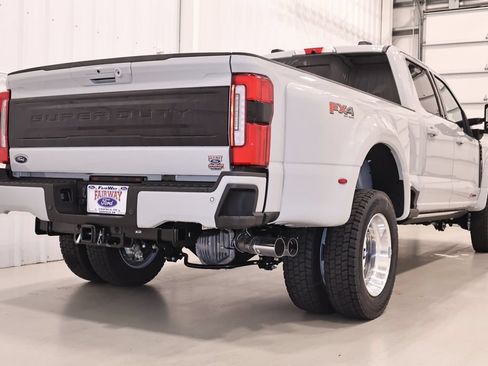 New 2026 Ford F450 Platinum w/ FX4 Off-Road Package AWD/4WD image 9