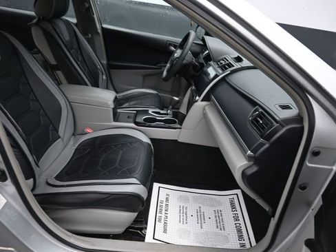 Used 2012 Toyota Camry LE image 7