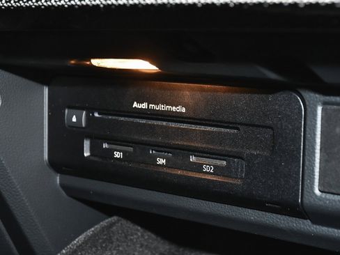 Used 2018 Audi SQ5 Premium Plus w/ Navigation Package image 70