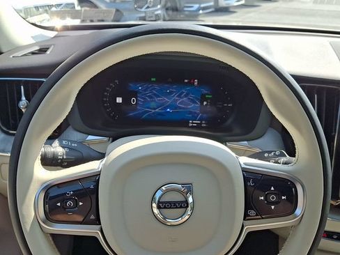 Certified 2025 Volvo XC60 T8 Plus w/ Protection Package Premier AWD/4WD image 20