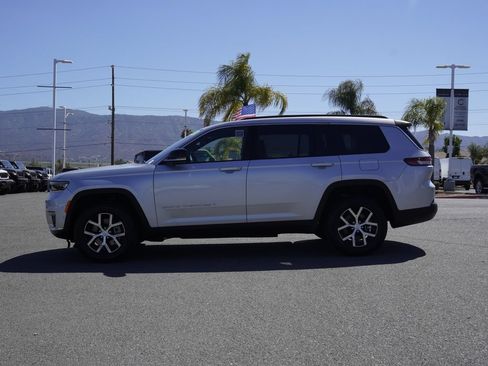 Used 2024 Jeep Grand Cherokee L Limited w/ Luxury Tech Group II AWD/4WD image 7