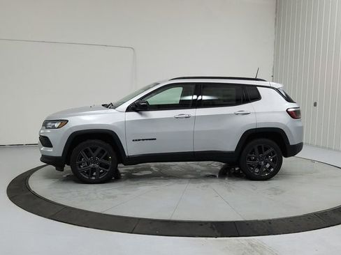 New 2026 Jeep Compass Latitude image 4