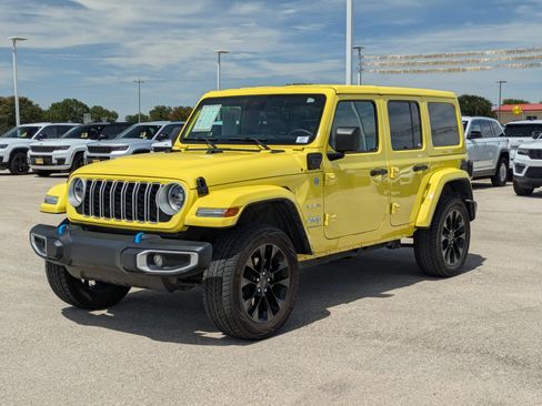 Used 2024 Jeep Wrangler Unlimited Sahara AWD/4WD image 3