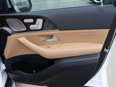 Certified 2025 Mercedes-Benz GLS 580 4MATIC image 13
