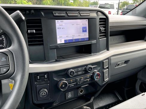 Used 2024 Ford F350 XL w/ 360-Degree Camera Package RWD image 6