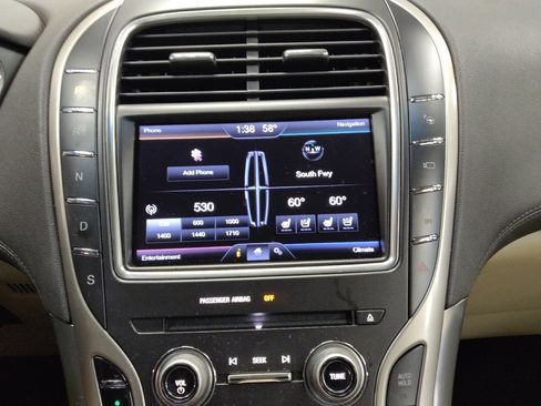 Used 2016 Lincoln MKX Reserve w/ Technology Package image 25