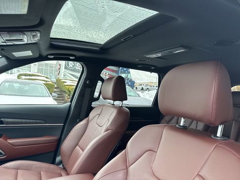 Used 2023 Kia Telluride EX w/ EX Captain's Chair Package image 13