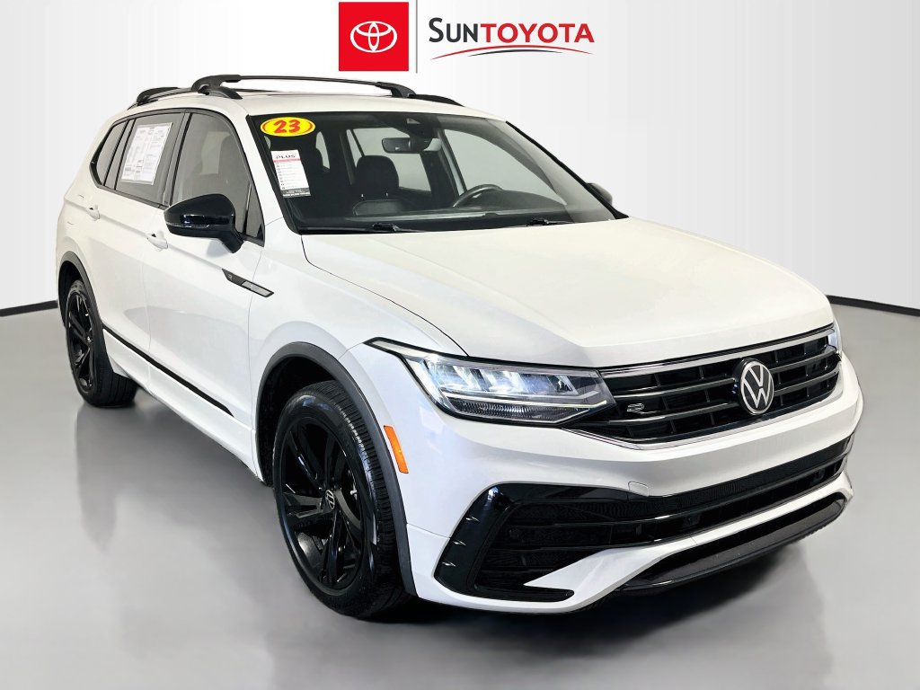Used 2023 Volkswagen Tiguan SE R-Line FWD image 1