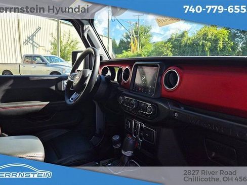 Used 2019 Jeep Wrangler Unlimited Rubicon w/ Dual Top Group image 27