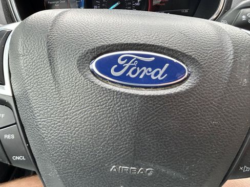 Used 2020 Ford Fusion SE FWD image 20