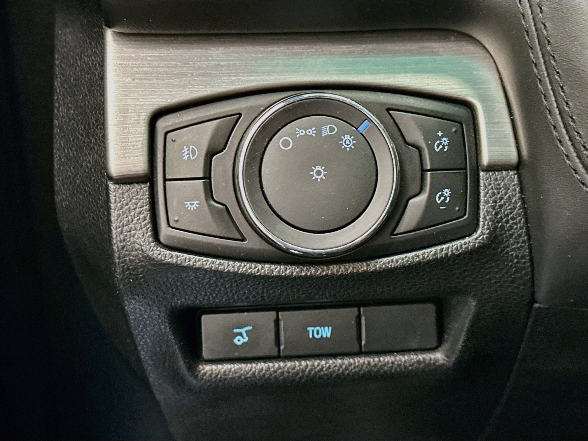 Used 2016 Ford Explorer Platinum AWD/4WD image 17