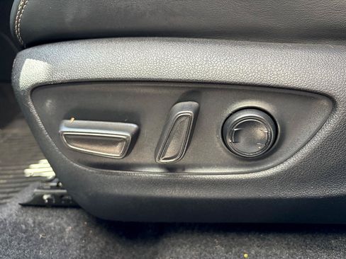 Used 2021 Toyota RAV4 XLE Premium AWD/4WD image 15