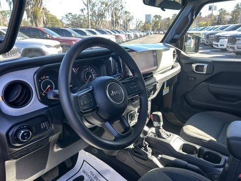 New 2026 Jeep Gladiator Sport image 15