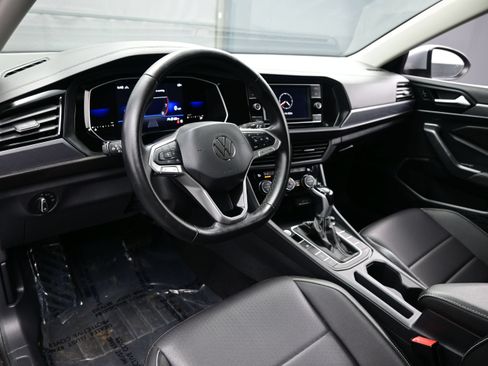 Used 2022 Volkswagen Jetta SE FWD image 13
