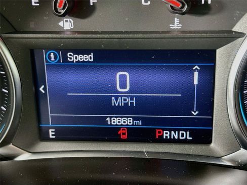 Used 2023 Chevrolet Equinox RS AWD/4WD image 2