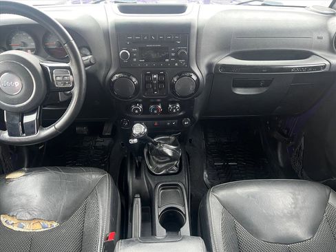 Used 2016 Jeep Wrangler Unlimited Sahara image 16