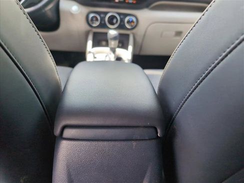 Certified 2024 Hyundai Venue Limited FWD image 18