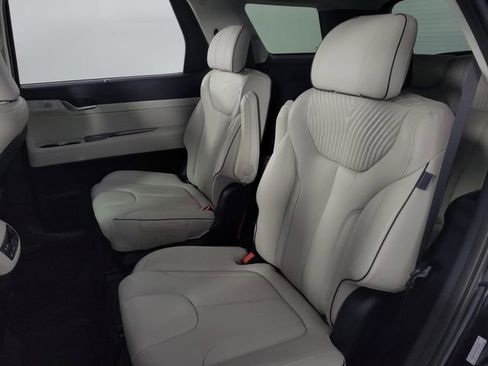 Used 2024 Hyundai Palisade Calligraphy image 19