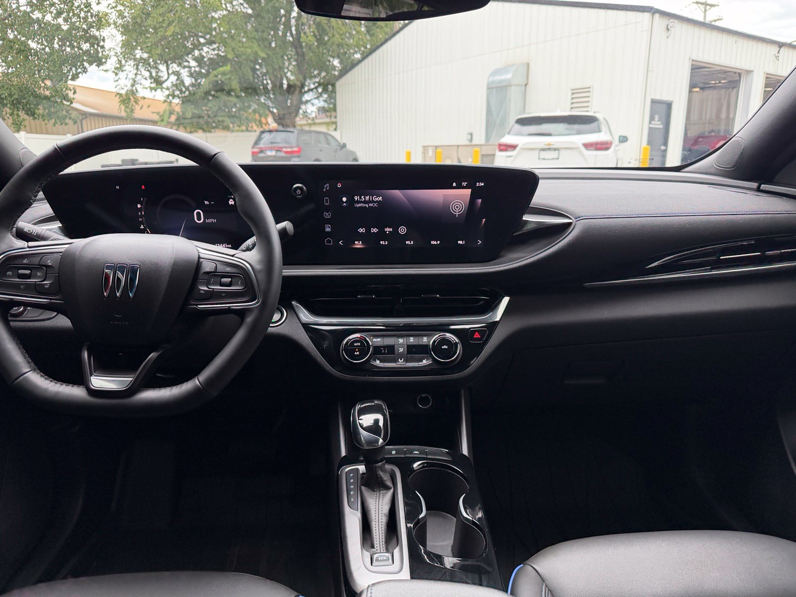Used 2025 Buick Envista Sport Touring w/ Convenience I Package FWD image 26