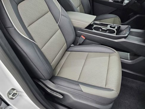 New 2026 Chevrolet Equinox LT w/ Convenience Package II AWD/4WD image 21