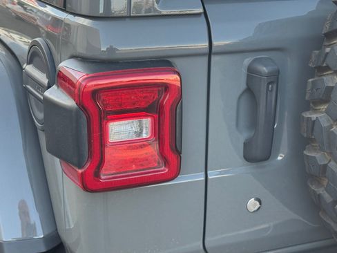 Used 2020 Jeep Wrangler Unlimited Rubicon AWD/4WD image 11