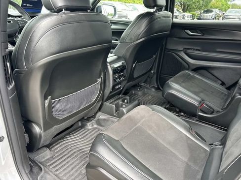 Used 2023 Jeep Grand Cherokee L Laredo AWD/4WD image 19