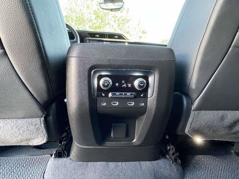 Used 2024 GMC Yukon XL Denali w/ Denali Reserve Package AWD/4WD image 14
