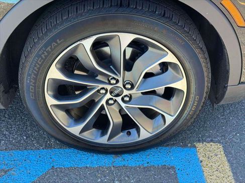 Used 2023 Lincoln Nautilus Reserve image 9