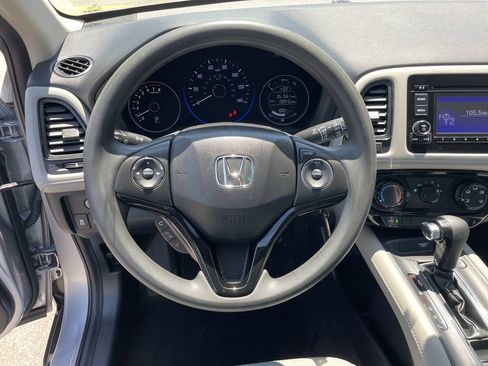 Used 2019 Honda HR-V LX image 16