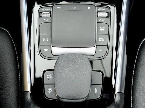 Used 2022 Mercedes-Benz GLB 35 AMG 4MATIC image 18