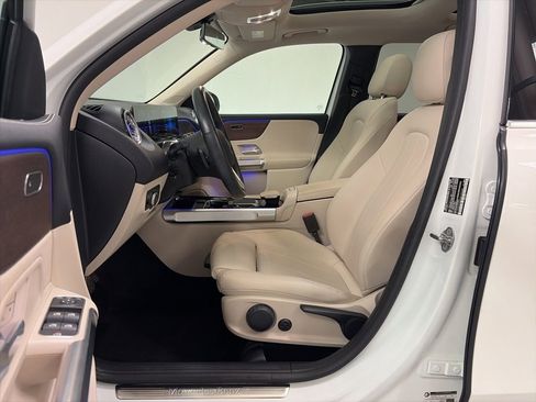 Certified 2022 Mercedes-Benz GLB 250 4MATIC image 13