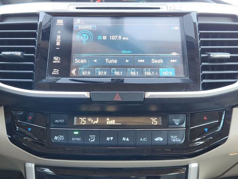 Used 2017 Honda Accord EX-L image 20