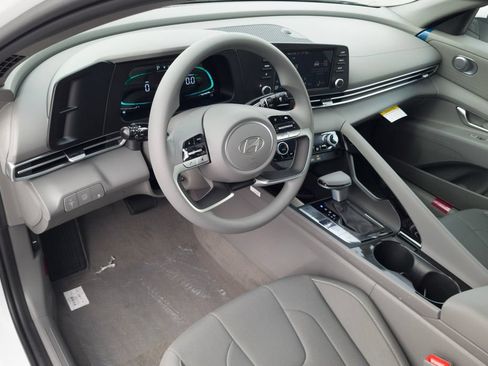 New 2026 Hyundai Elantra Hybrid FWD image 12