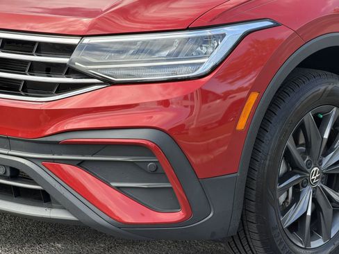 Used 2024 Volkswagen Tiguan SE image 6