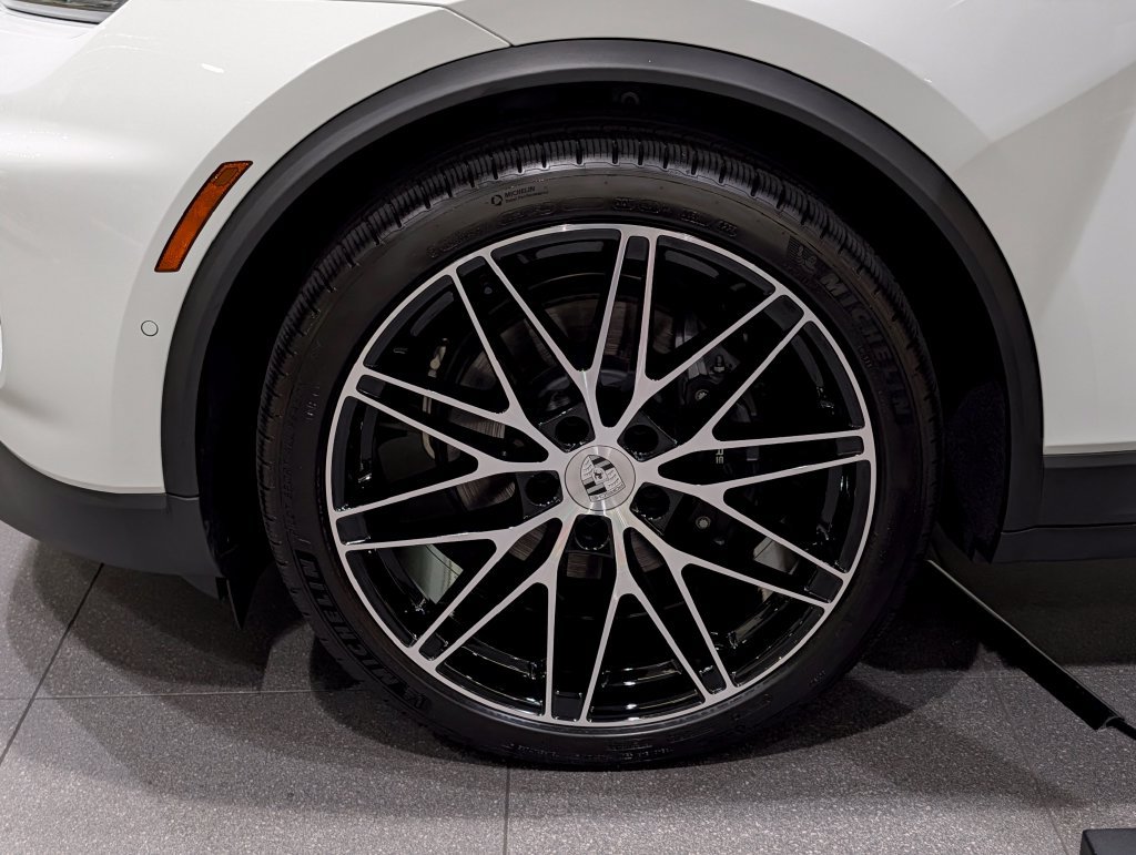 New 2026 Porsche Macan Electric RWD image 10