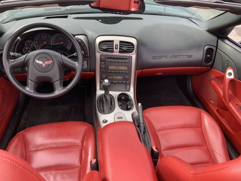 Used 2005 Chevrolet Corvette Convertible w/ Preferred Equipment Group RWD image 35
