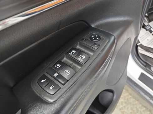 Used 2021 Jeep Grand Cherokee Limited w/ Premium Lighting Group AWD/4WD image 13