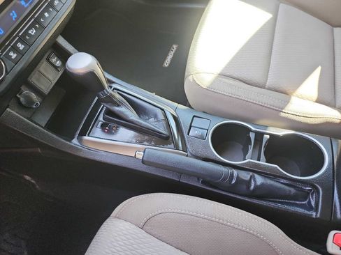 Used 2016 Toyota Corolla LE FWD image 22