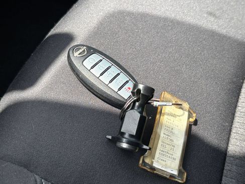 Used 2025 Nissan Altima 2.5 SV FWD image 21