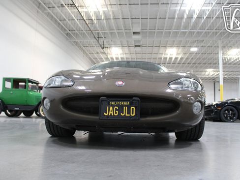 Used 2001 Jaguar XK8 Convertible image 22