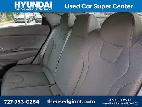 Used 2023 Hyundai Elantra SE FWD image 13