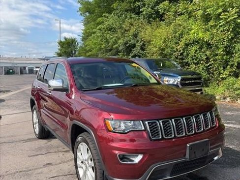 Used 2017 Jeep Grand Cherokee Limited AWD/4WD image 3