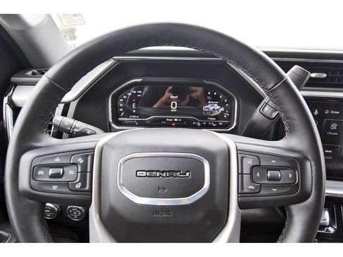 Used 2025 GMC Sierra 2500 Denali w/ Denali Reserve Package AWD/4WD image 9