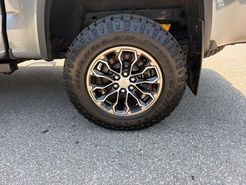 Used 2018 Chevrolet Colorado ZR2 AWD/4WD image 32
