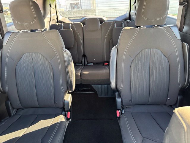 Used 2018 Chrysler Pacifica Touring Plus w/ S Appearance Package FWD image 45