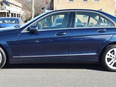 Used 2013 Mercedes-Benz C 300 4MATIC Sedan w/ Multimedia Pkg image 6